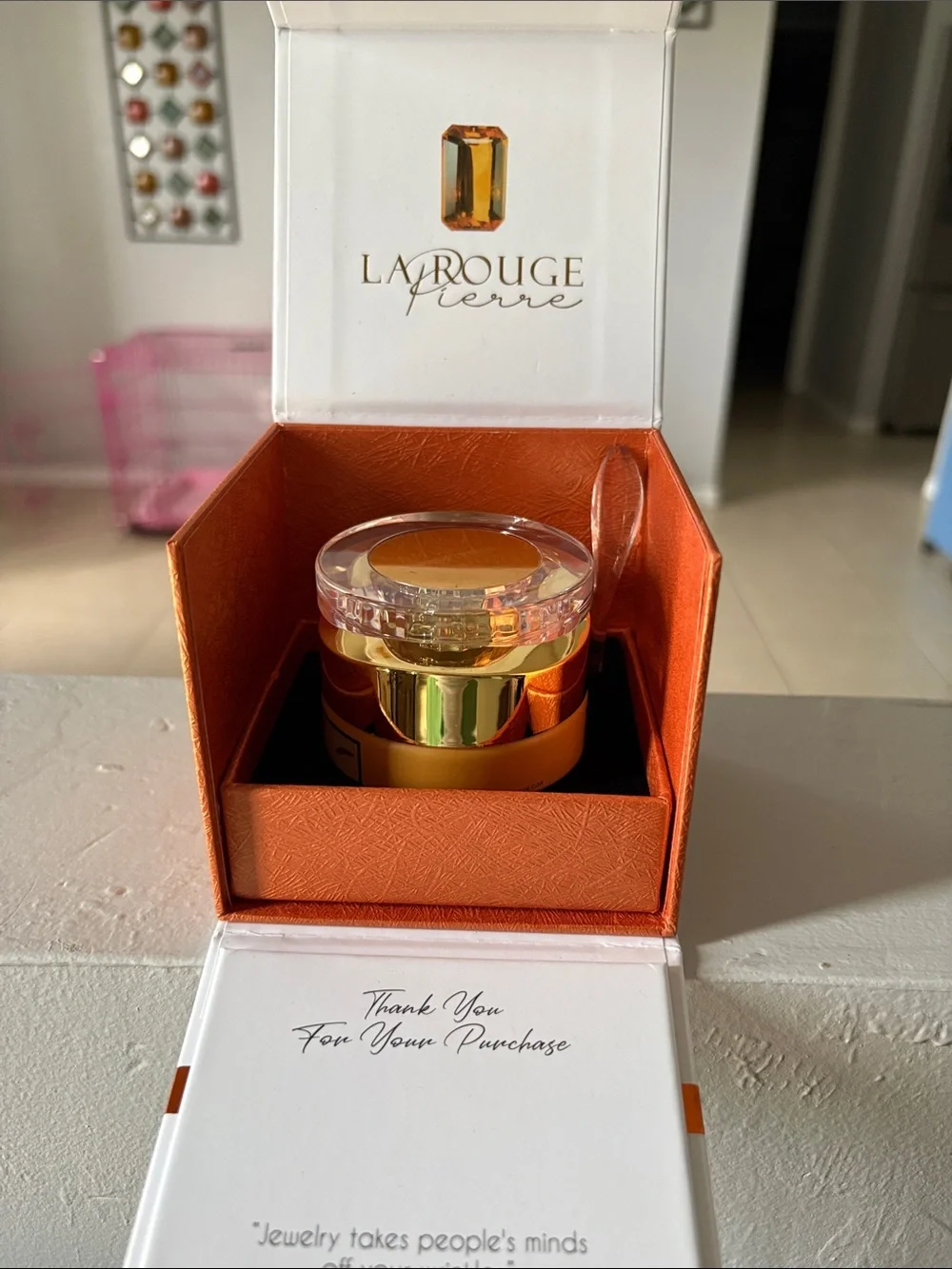 LA ROUGE PIERRE Topaz Collection Hydrating Vitamin C Cream - White & Gold